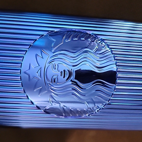 Starbucks Summer 2024 Metallic Sapphire Blue Pleated Venti Tumbler - Picture 3 of 7